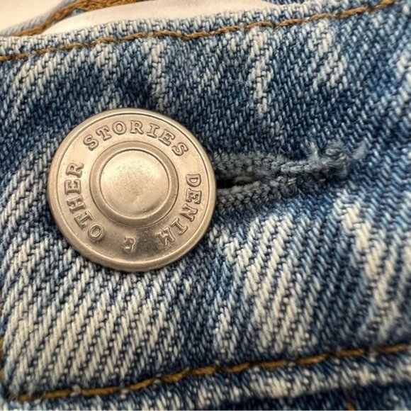 & Other Stories Dream Cut Light Wash Destroyed 100% Organic Cotton Jean Shorts - Picture 10 of 13